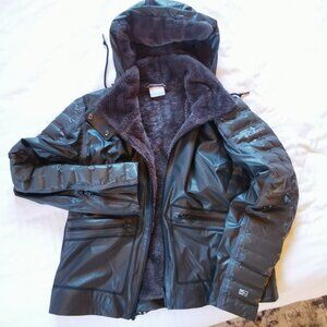 NWOT Columbia OUTDRY faux fur lined winter jacket -Large